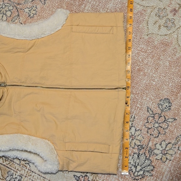 Thread & Supply Cream Lightweight Vest with High Collar and Cozy Lining Size S - Picture 10 of 11
